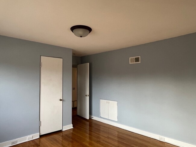 Building Photo - 918 N 5th Ave