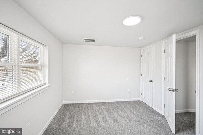 Building Photo - 7 E Cohawkin Rd