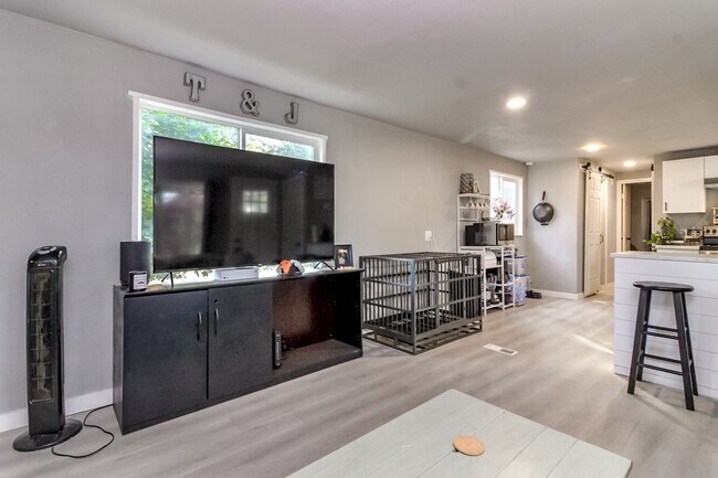 Building Photo - Updated 2 bedroom manufactured home on large corner lot