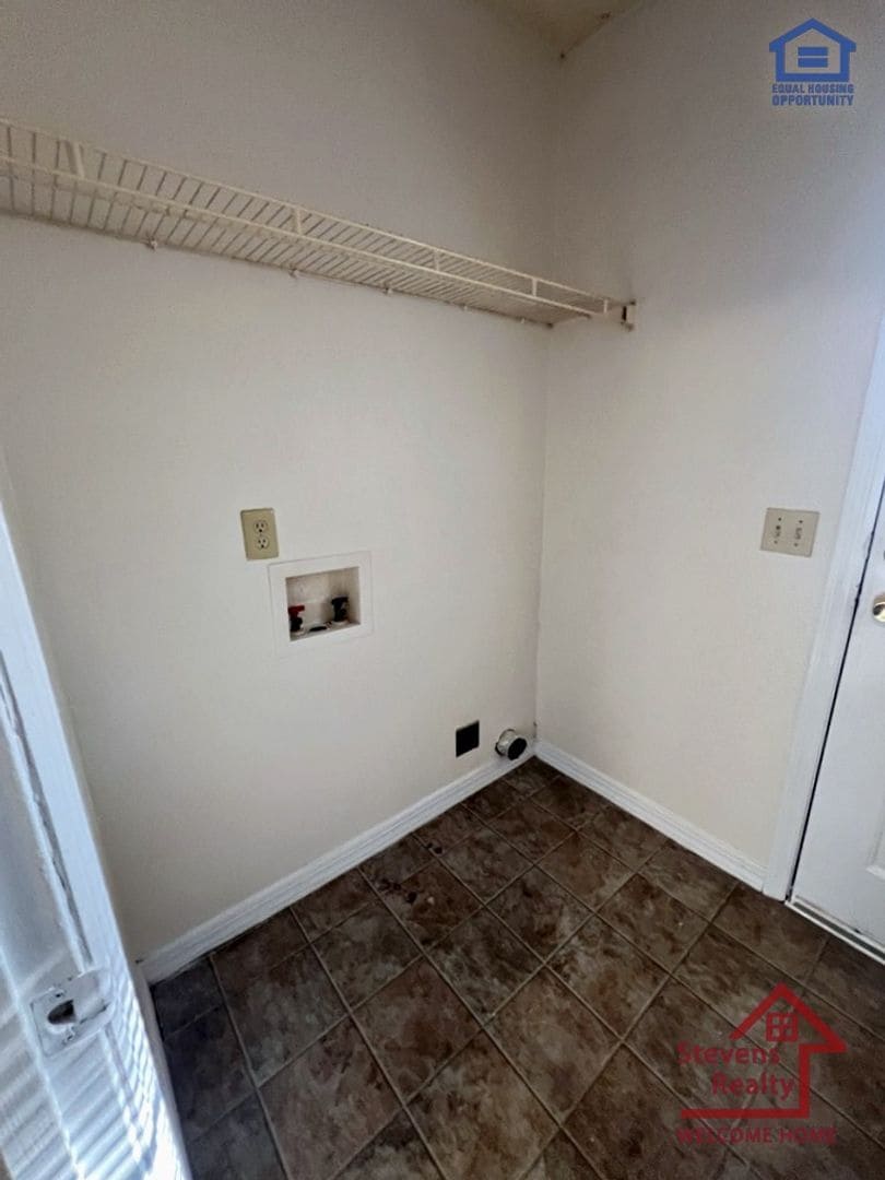 Building Photo - 459 Oriole Dr