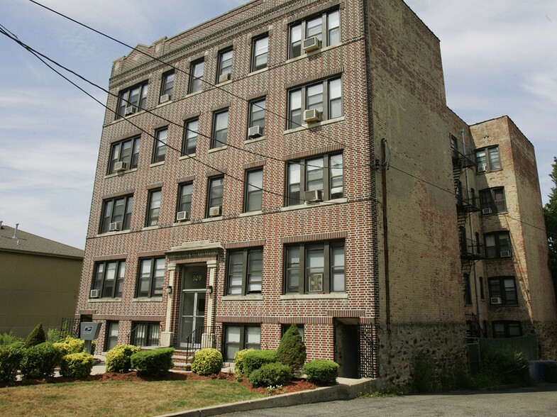 Building Photo - Maples on Broad