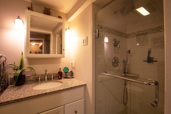 Building Photo - 1401 Great Pond Rd