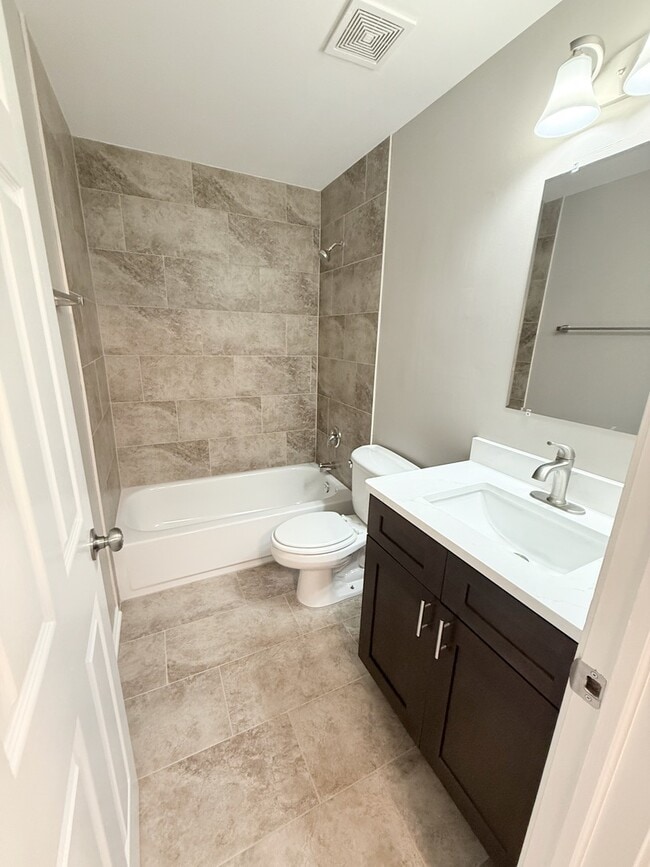 Building Photo - 1623 Camberley Ct
