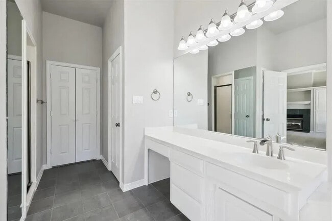 Building Photo - 6116 Country Hills Ct