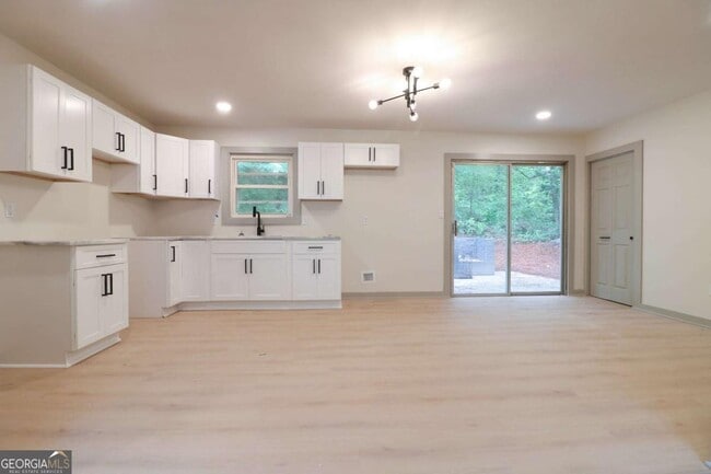Building Photo - 4396 Greenleaf Cir SW
