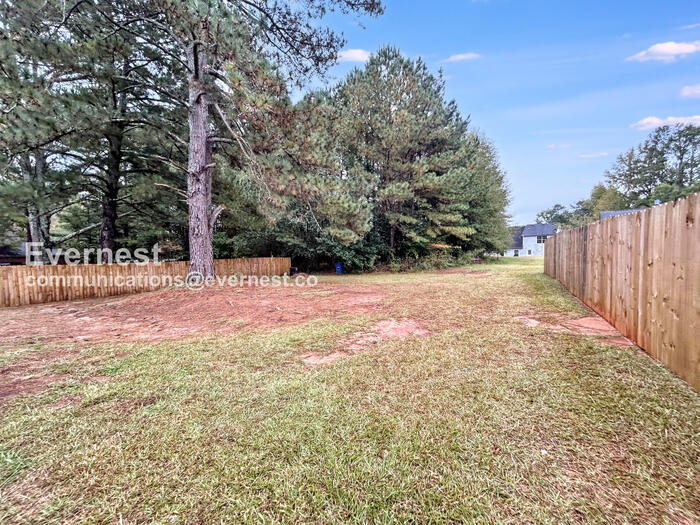 Building Photo - 9151 Clubhouse Dr