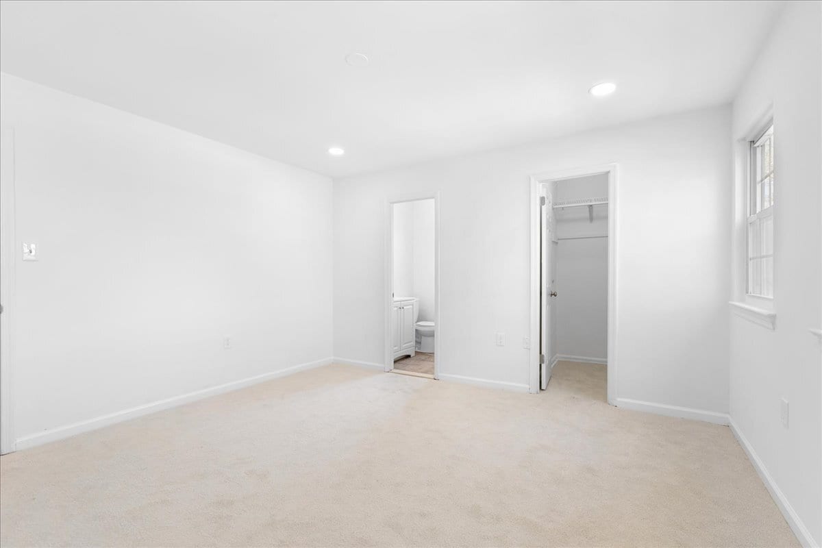 Building Photo - 239 Nottoway St SE