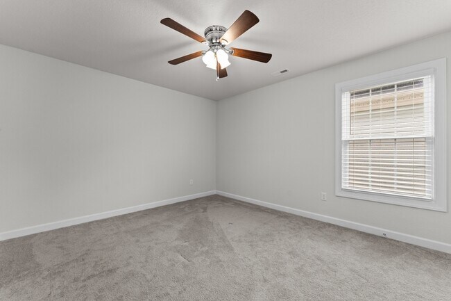 Building Photo - 824 Somb Moore Ways