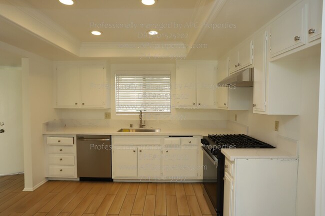 Building Photo - Newly Remodeled 3 Bedroom / 1.5 bathroom h...