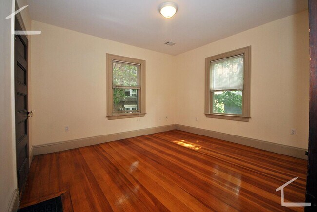 Building Photo - 64 Englewood Ave