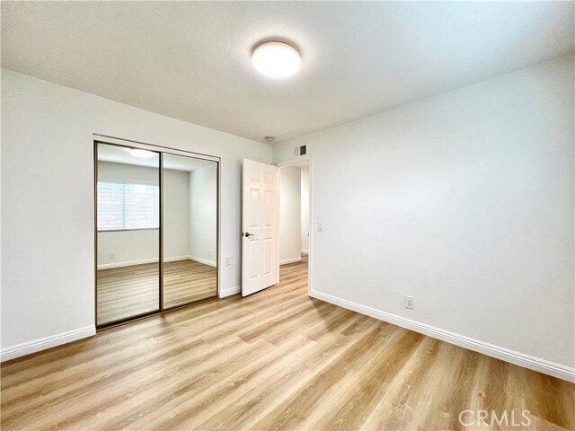 Building Photo - 1545 Meadow Glen Rd