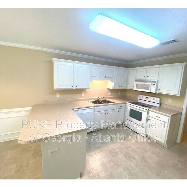 Building Photo - 2148 Sylvan Lake Dr
