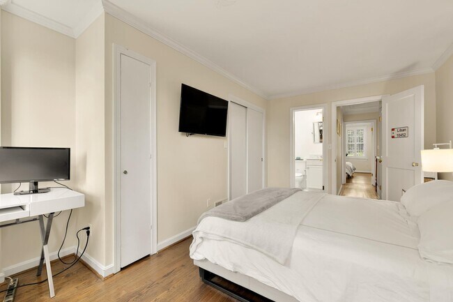 Building Photo - 1522 32nd St NW