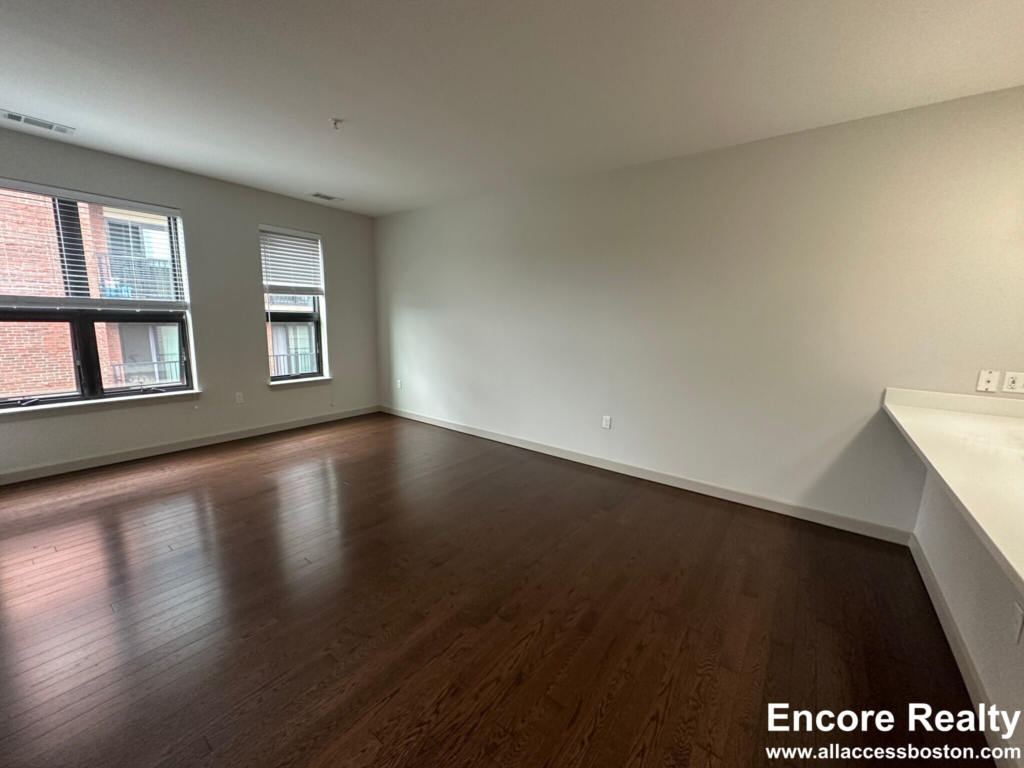 Building Photo - 26 Marion St