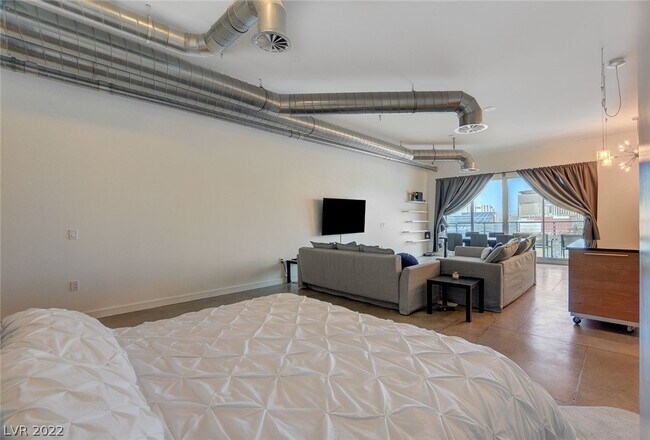 Building Photo - 200 Hoover Ave