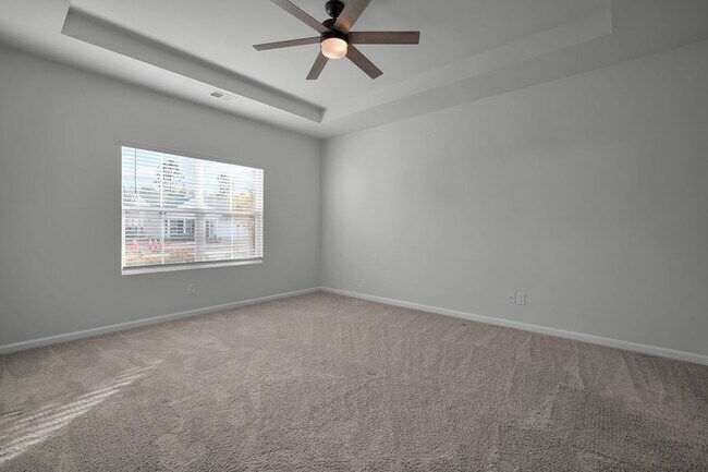 Building Photo - Great location in Richmond Hill