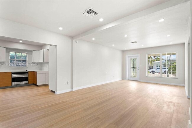 Building Photo - 9132 Froude Ave