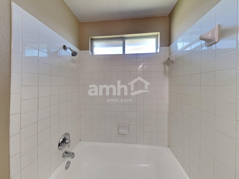 Building Photo - 255 Challenger