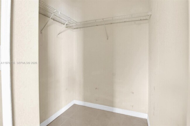 Building Photo - 3920 SW 89th Ct