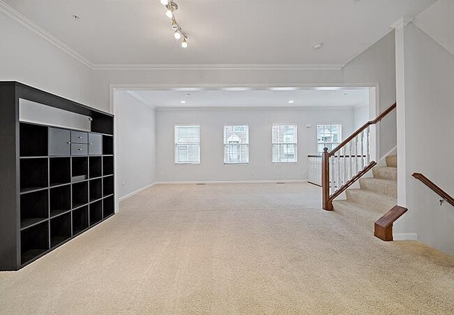 Building Photo - 832 Highpointe Cir