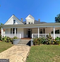 Building Photo - 302 Cedar St