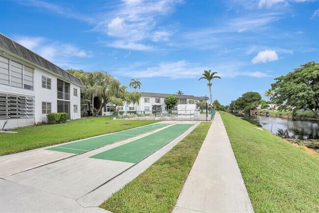 Building Photo - 6507 Winfield Blvd