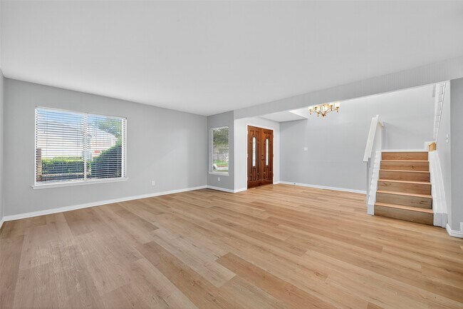 Building Photo - 11504 Village Pl Dr