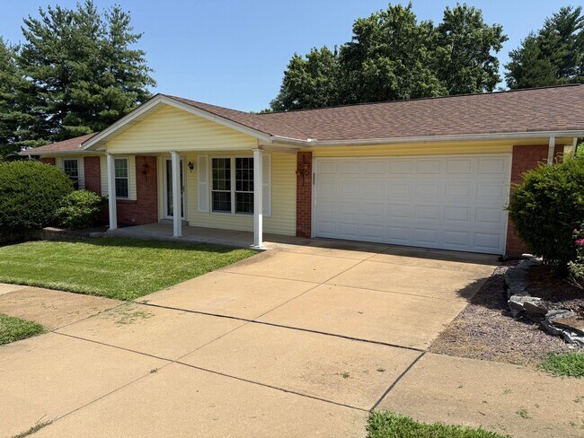 Building Photo - 5360 Glencullen Way