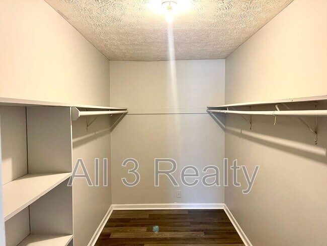 Building Photo - 116 Fairhaven Ct