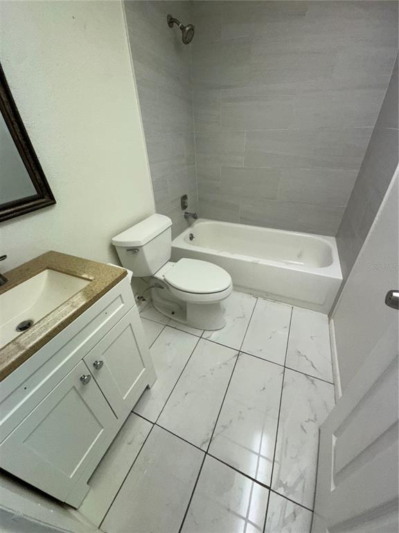Building Photo - 3300 Fox Chase Cir