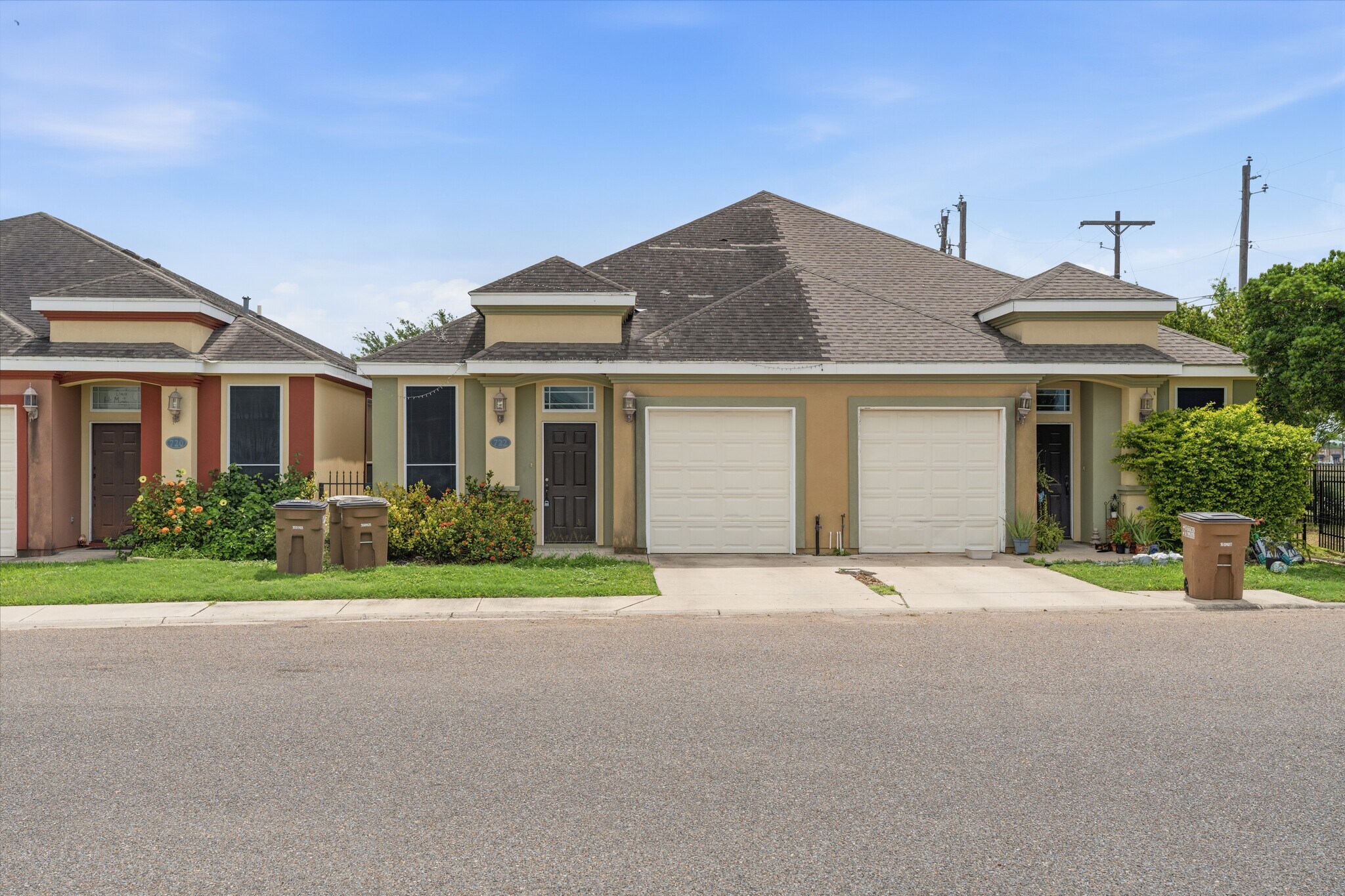 Building Photo - 722 Wellington Ave