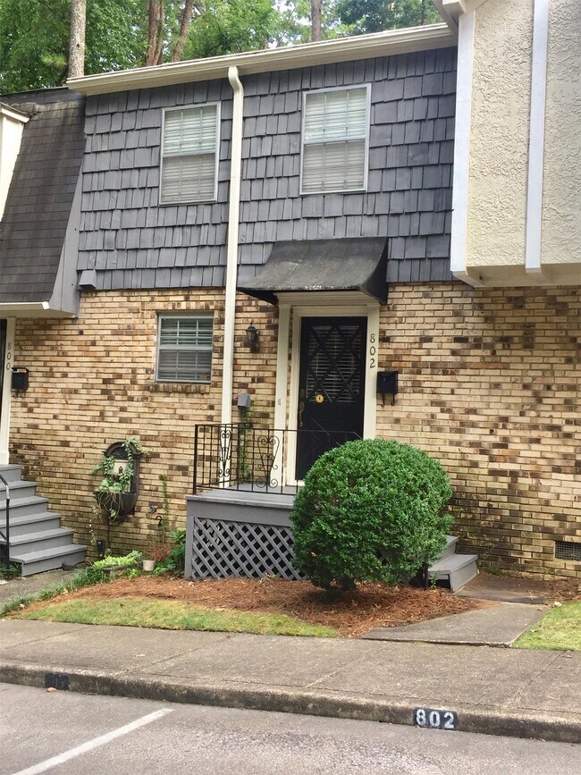 Building Photo - 802 Vestavia Villa Ct