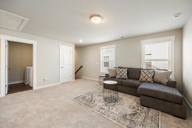 Building Photo - 2117 Firelight Wy