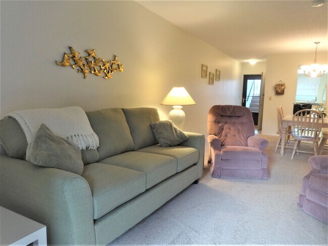 Building Photo - SPECIAL PRICE! 2BR/2BA 2nd Floor Condo in Capri Isles