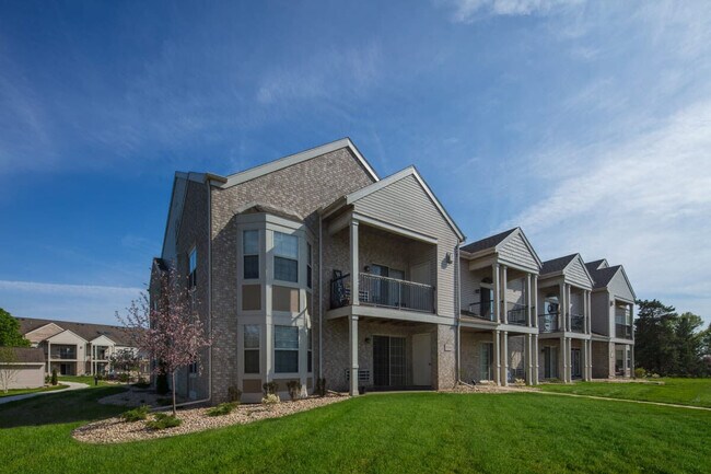 Building Photo - Lake Pointe