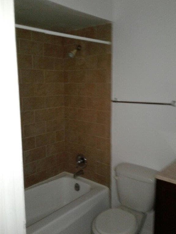 Building Photo - 2005 W Touhy Ave