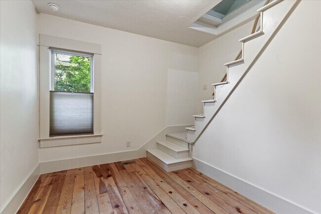 Building Photo - 1315 N 19th St