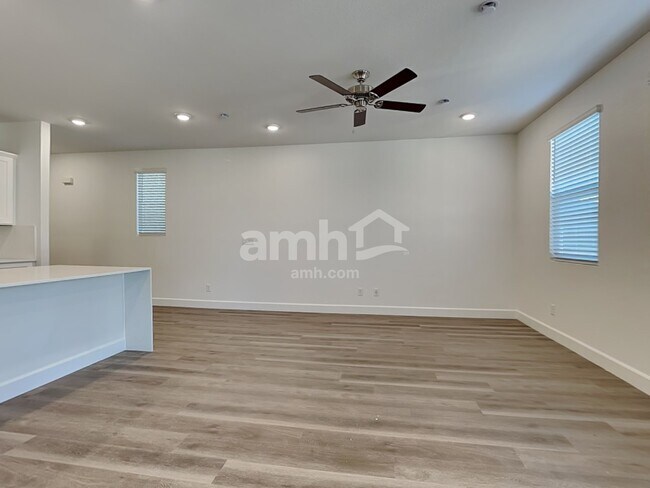 Building Photo - 9230 River Owl Ct