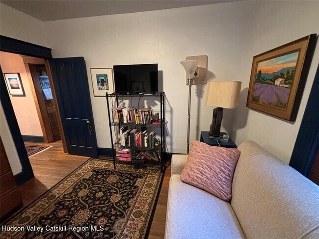 Building Photo - 123 Plains Rd