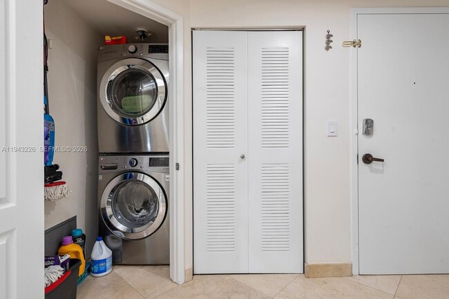 Building Photo - 17555 Atlantic Blvd