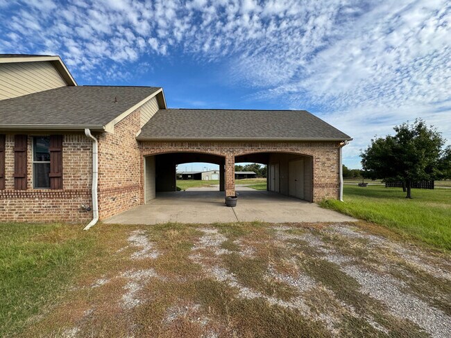 Building Photo - 1559 E Blackjack Rd E