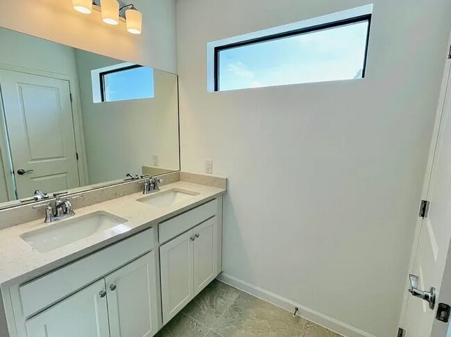 Building Photo - 27869 Solis Grande Dr