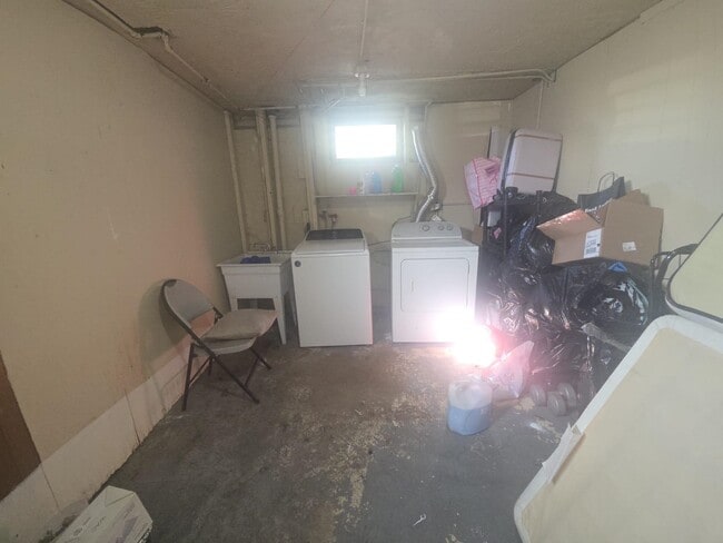 Building Photo - 1410 45th St