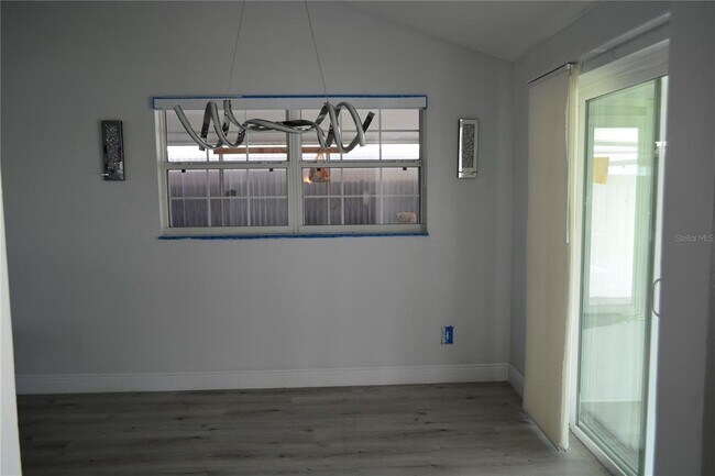 Building Photo - 8201 Donaldson Dr