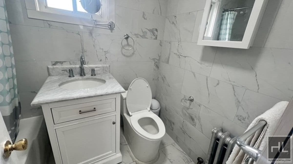 Building Photo - 115-50-115149 149th St