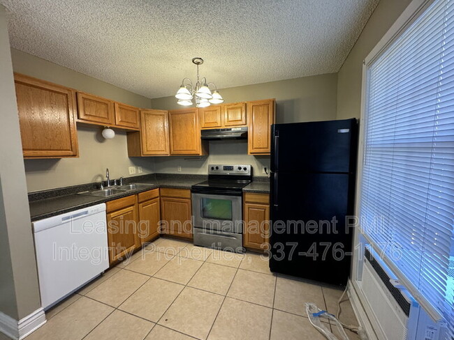 Building Photo - 206 Elks Cove