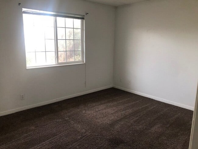 Building Photo - 67 N 200 E