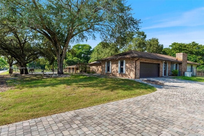 Building Photo - 12511 SW 13th St