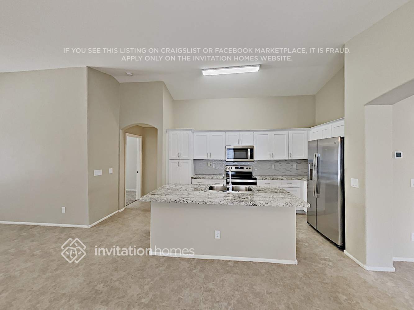 Building Photo - 1135 E Vernoa St