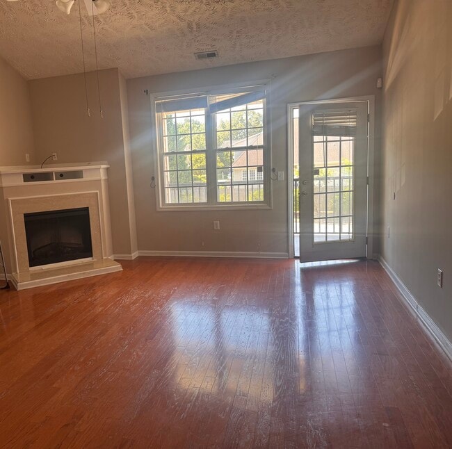 Building Photo - 4030 Bardstown Ct